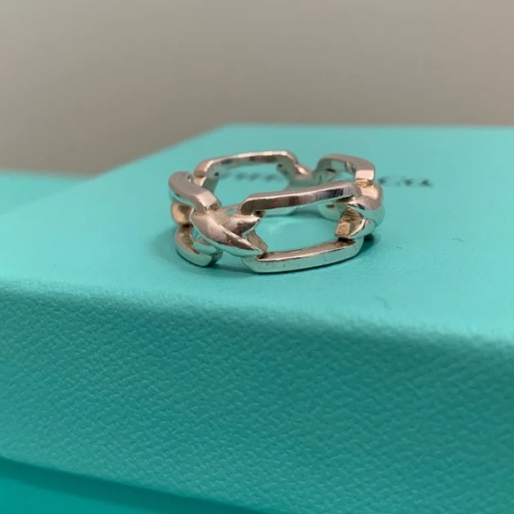 ✨SOLD✨ Tiffany & Co. X Link Ring - Size 7 - Picture 3 of 7